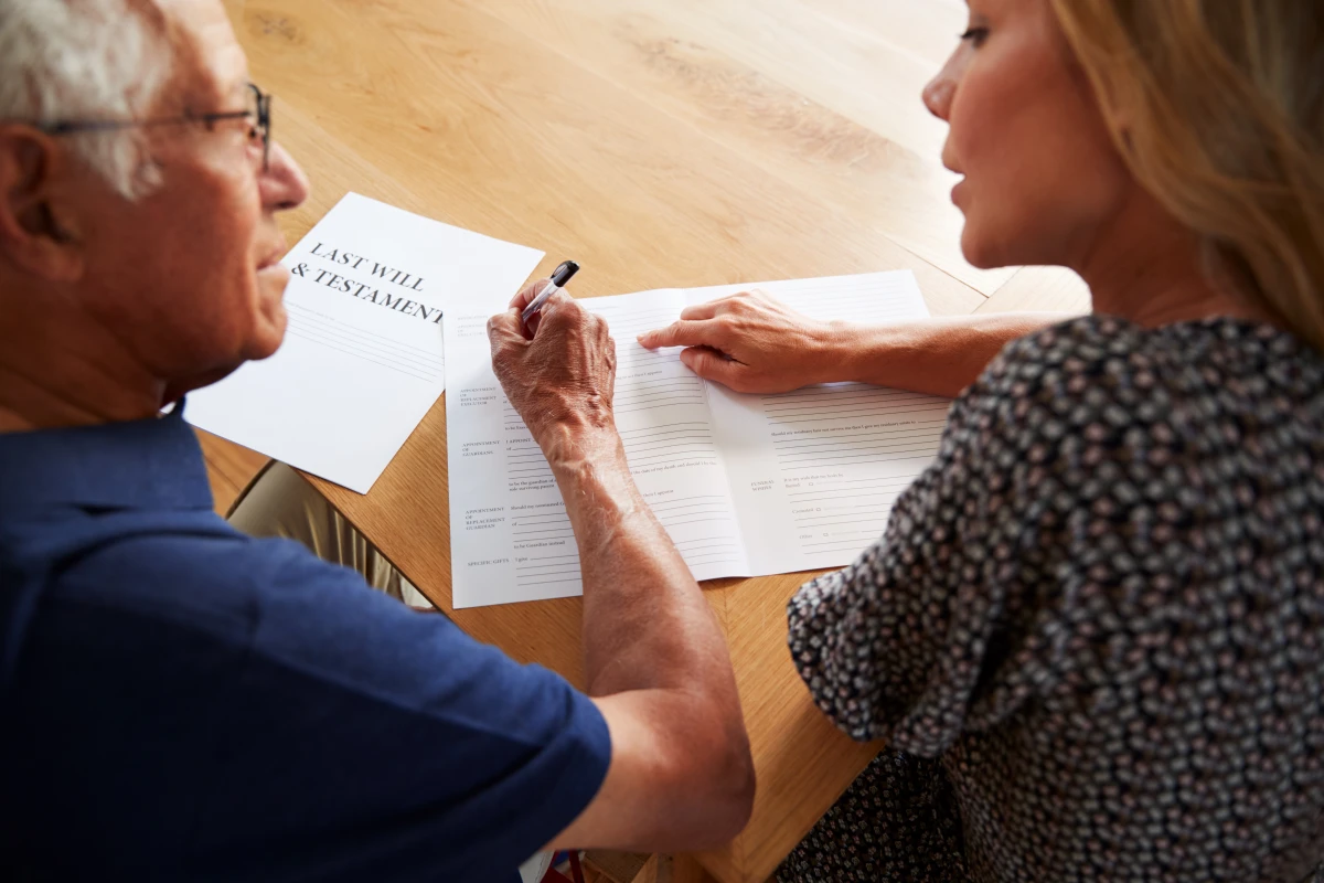 Rédiger un testament légal : conseils d'un avocat pour protéger vos proches et assurer votre héritage