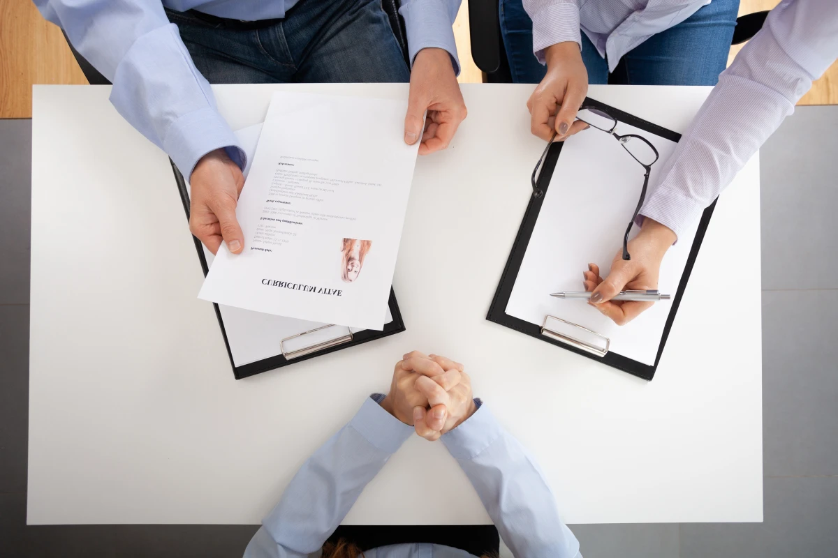 Rédaction d'annonces légales : conseils d'un avocat pour une parution réussie