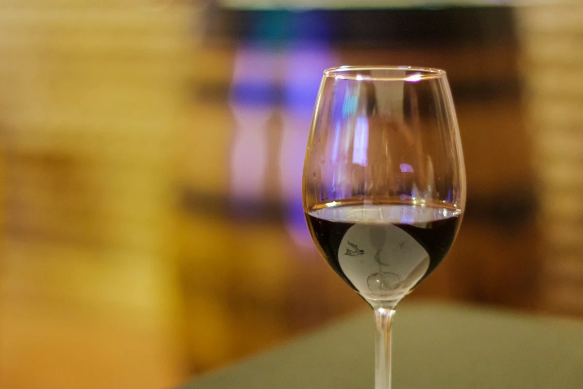 Coffrets de vin et commerce équitable : Naviguer dans les méandres juridiques