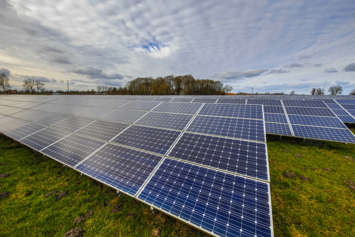 Panneaux solaires : Assurez votre investissement vert !